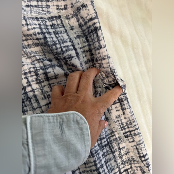 P'tula Black and White Patterned leggings - Picture 4 of 8